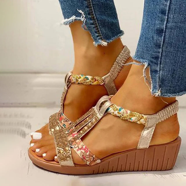 Sandalias cuña con strass