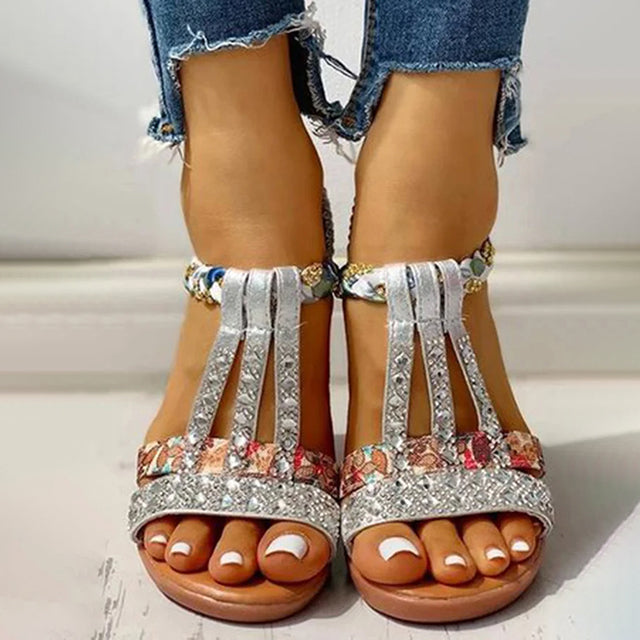 Sandalias cuña con strass